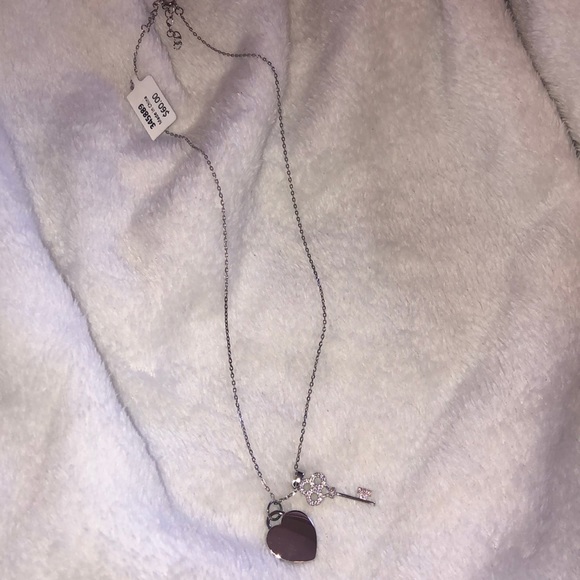 Key Heart necklace. Never worn, with tags. - Picture 3 of 3